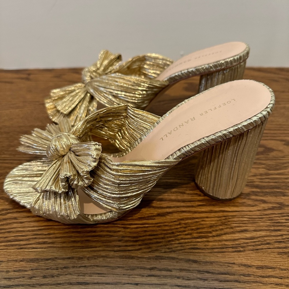 Loeffer Randall Penny Gold Pleated Bow Heel Size 9